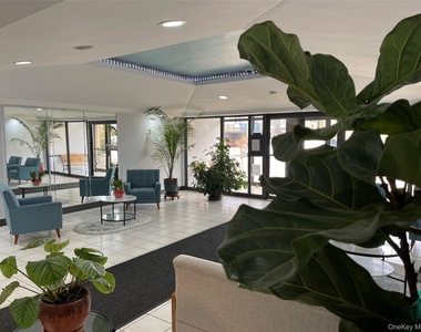 855 E Broadway - Photo Thumbnail 9