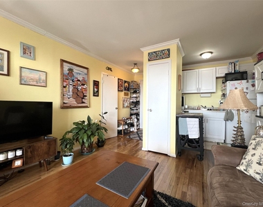 855 E Broadway - Photo Thumbnail 3
