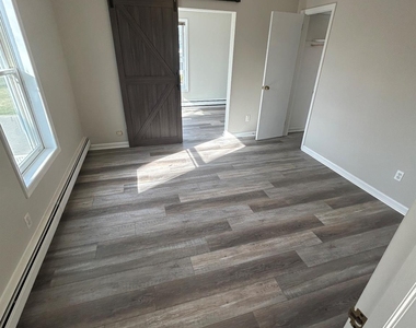 944 Union Street - Photo Thumbnail 7