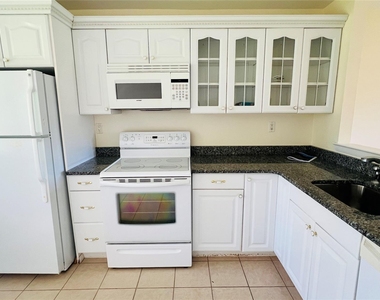 399 Woodbridge - Photo Thumbnail 5