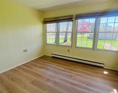 399 Woodbridge - Photo Thumbnail 3