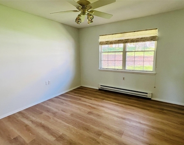 399 Woodbridge - Photo Thumbnail 7