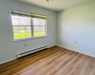 399 Woodbridge - Photo Thumbnail 6