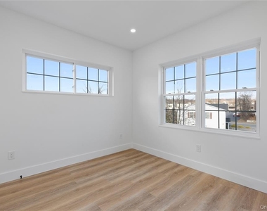 9 Lagrange Avenue - Photo Thumbnail 4