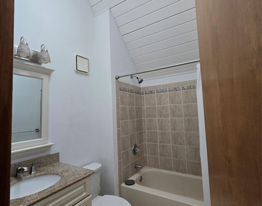 36 Ten Broeck Lane - Photo Thumbnail 11
