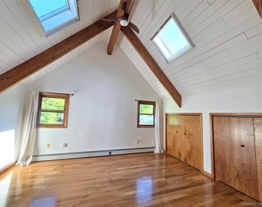 36 Ten Broeck Lane - Photo Thumbnail 9
