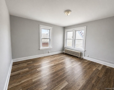 144 Mansion Street - Photo Thumbnail 1