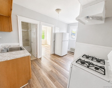 144 Mansion Street - Photo Thumbnail 3