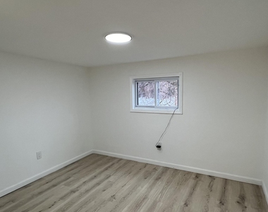 355 4th Street - Photo Thumbnail 9