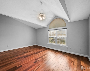 34 Sassafras Court - Photo Thumbnail 12