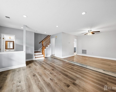 34 Sassafras Court - Photo Thumbnail 4