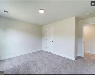 7 Limox Lane - Photo Thumbnail 15