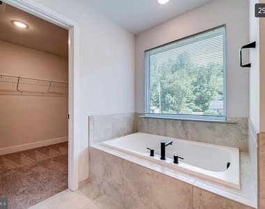 7 Limox Lane - Photo Thumbnail 28