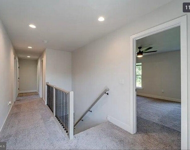 7 Limox Lane - Photo Thumbnail 10