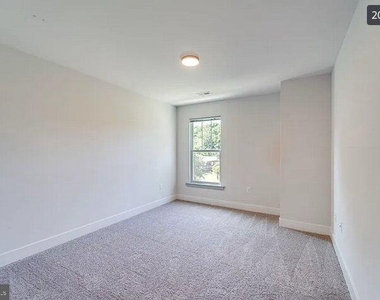 7 Limox Lane - Photo Thumbnail 19
