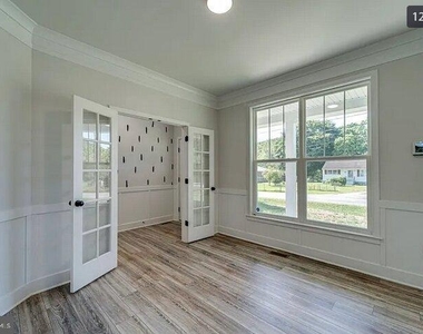 7 Limox Lane - Photo Thumbnail 11