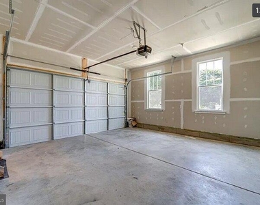 7 Limox Lane - Photo Thumbnail 12