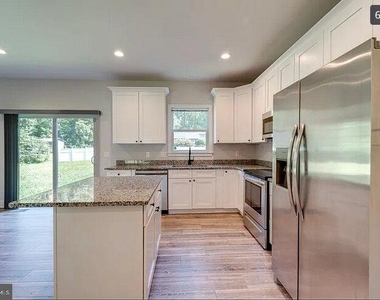 7 Limox Lane - Photo Thumbnail 5
