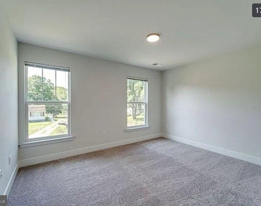 7 Limox Lane - Photo Thumbnail 16