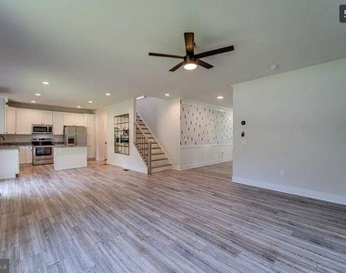 7 Limox Lane - Photo Thumbnail 4