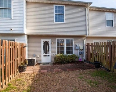 10502 Guilderland Court - Photo Thumbnail 15