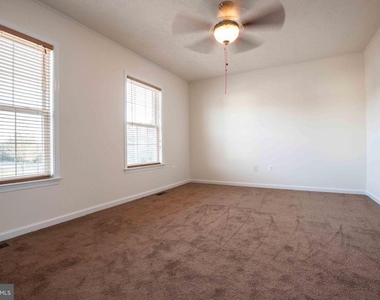 10502 Guilderland Court - Photo Thumbnail 8