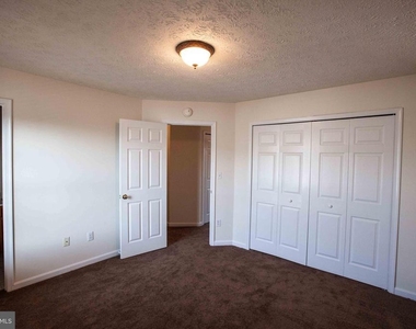 10502 Guilderland Court - Photo Thumbnail 10