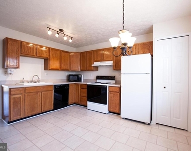 10502 Guilderland Court - Photo Thumbnail 4