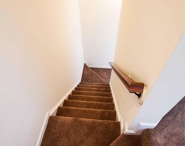 10502 Guilderland Court - Photo Thumbnail 12