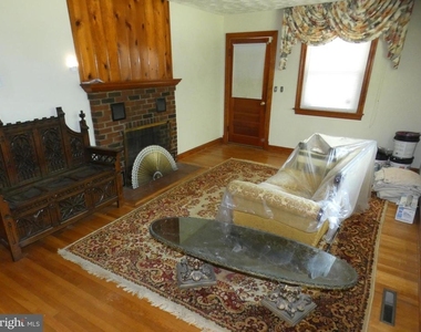 9517 Brock Road - Photo Thumbnail 2