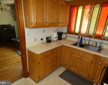 9517 Brock Road - Photo Thumbnail 4