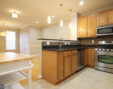 2415 Rainswood Lane - Photo Thumbnail 7