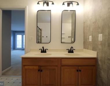 2415 Rainswood Lane - Photo Thumbnail 15