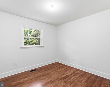 5388 Dumfries Road - Photo Thumbnail 12