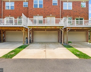 36 Madison Street - Photo Thumbnail 26
