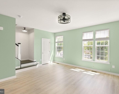 36 Madison Street - Photo Thumbnail 8