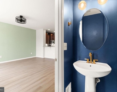 36 Madison Street - Photo Thumbnail 15