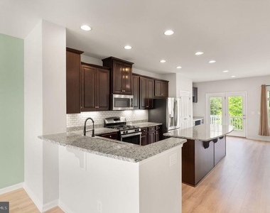 36 Madison Street - Photo Thumbnail 11