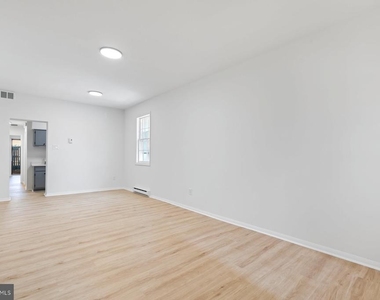 207 S Patrick Street - Photo Thumbnail 2