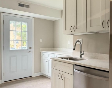 5931 Quantrell Avenue - Photo Thumbnail 5