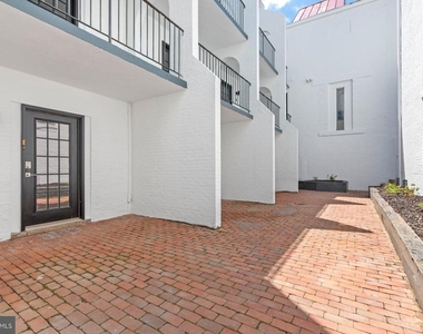 207 S Patrick Street - Photo Thumbnail 1