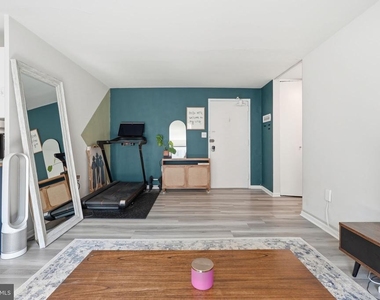 1200 S Arlington Ridge Road - Photo Thumbnail 3