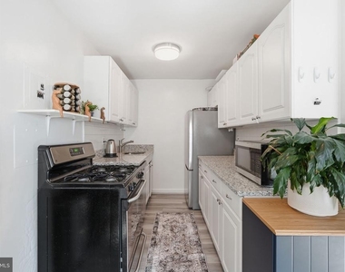 1200 S Arlington Ridge Road - Photo Thumbnail 8