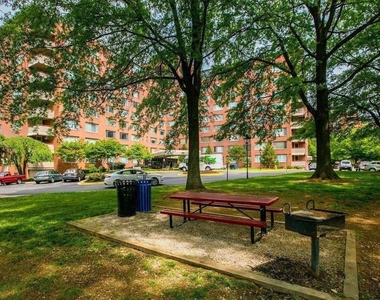 1111 Arlington Boulevard - Photo Thumbnail 9