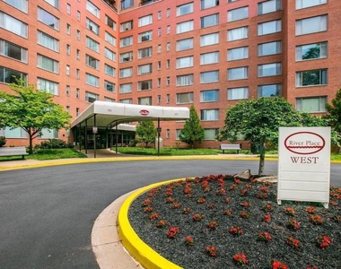 1111 Arlington Boulevard - Photo Thumbnail 2