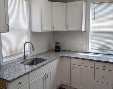 7524 Whitaker Avenue - Photo Thumbnail 8