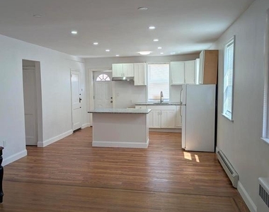 7524 Whitaker Avenue - Photo Thumbnail 4