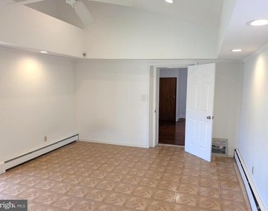7524 Whitaker Avenue - Photo Thumbnail 14
