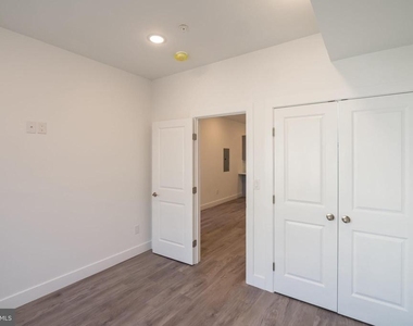 1709 Snyder Avenue - Photo Thumbnail 17