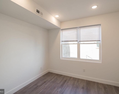 1709 Snyder Avenue - Photo Thumbnail 14